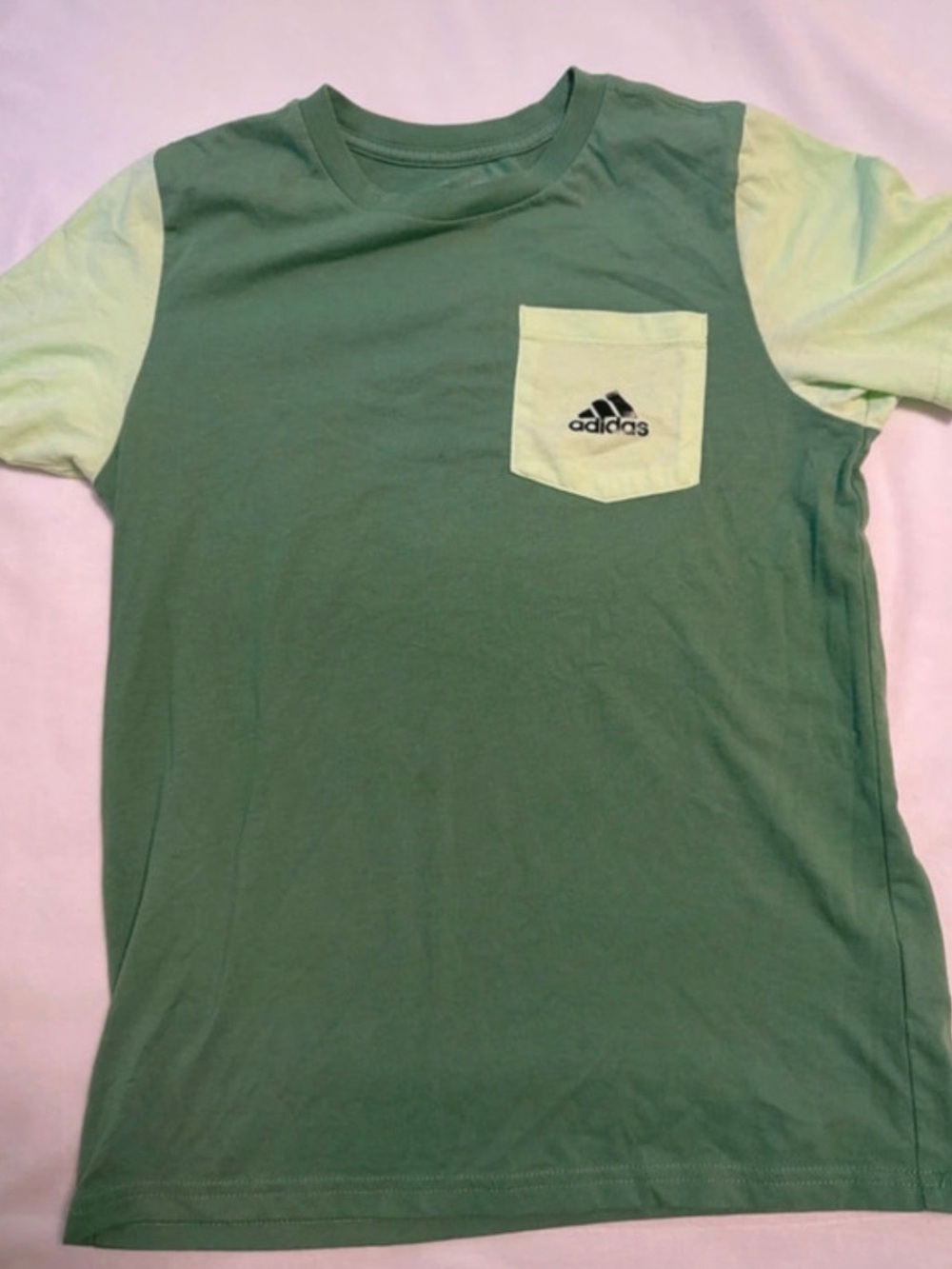 adidas Two-Tone Green Short Sleeve Pocket Tee size 12/14 - youth/M